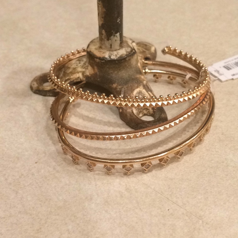 Gorgeous Kendra Scott rose gold bracelet trio!!!!